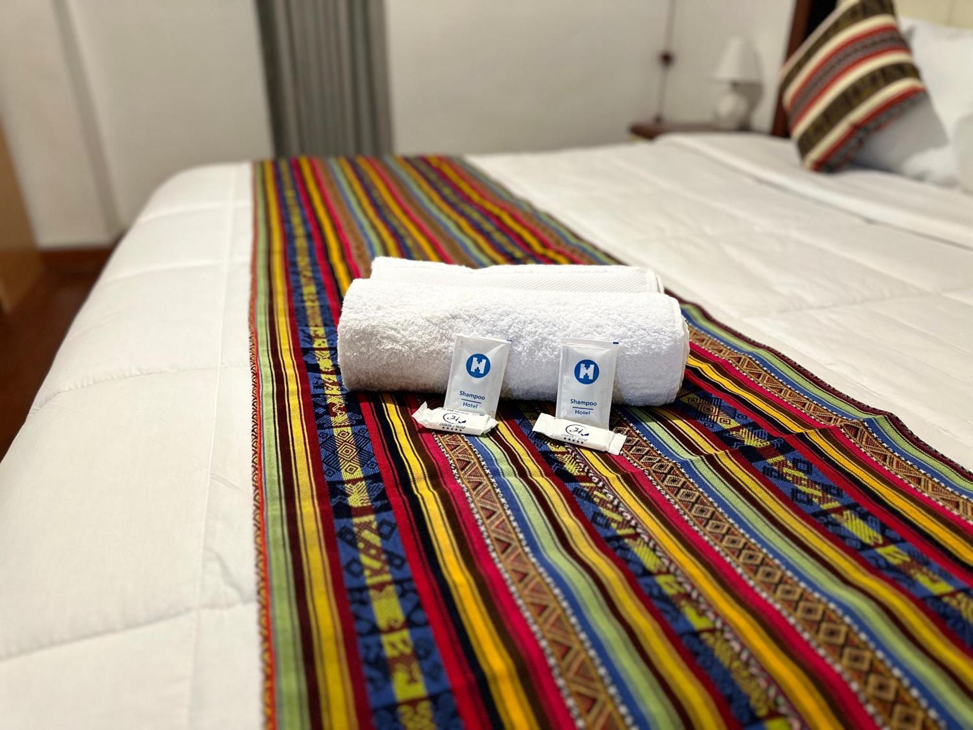 Casona Libertrek Inn クスコ エクステリア 写真