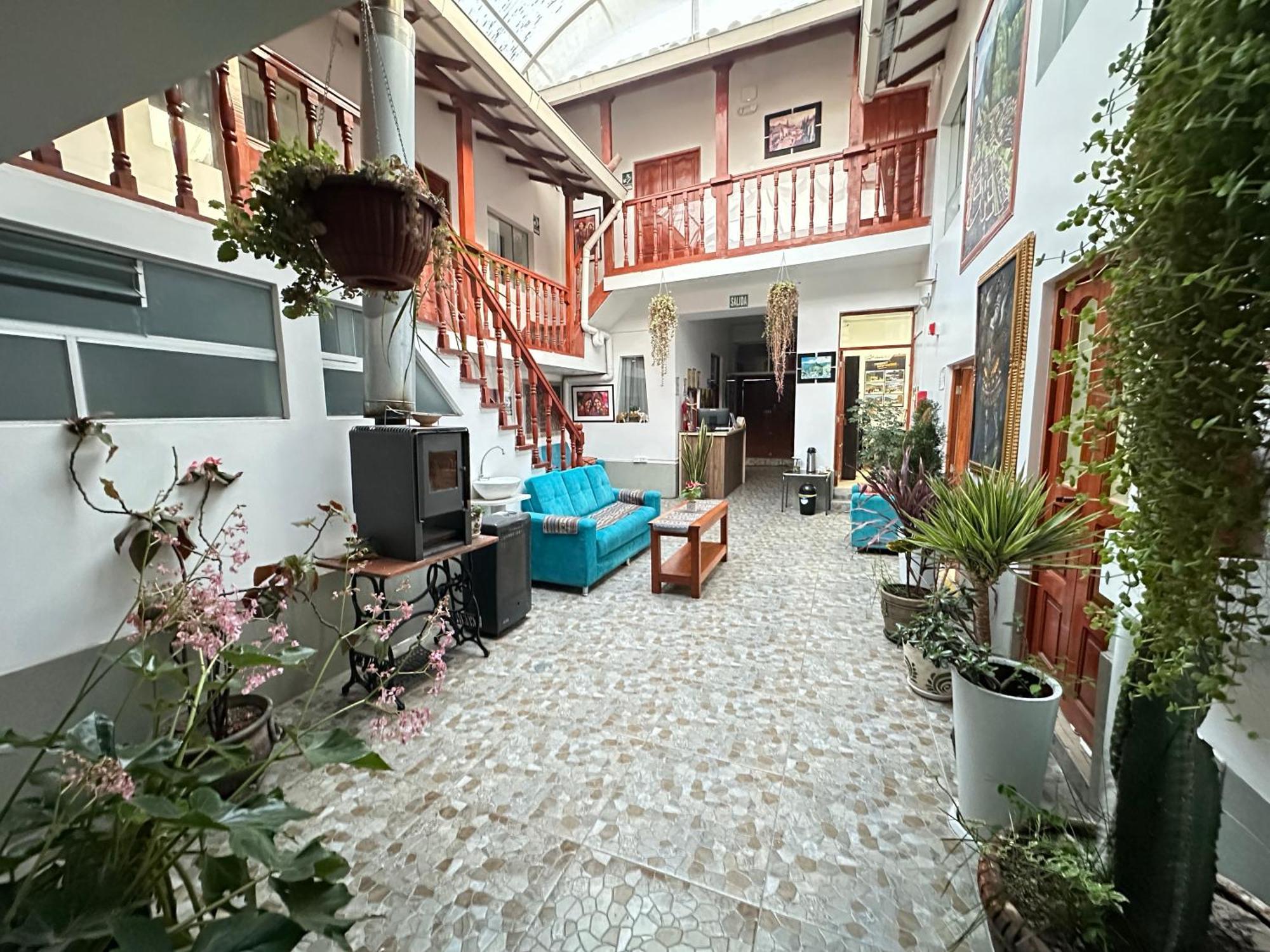 Casona Libertrek Inn クスコ エクステリア 写真