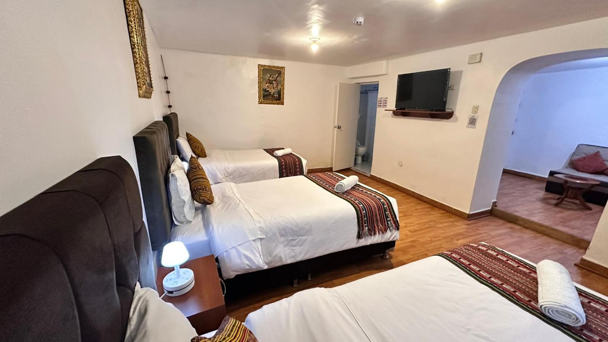 Casona Libertrek Inn クスコ エクステリア 写真