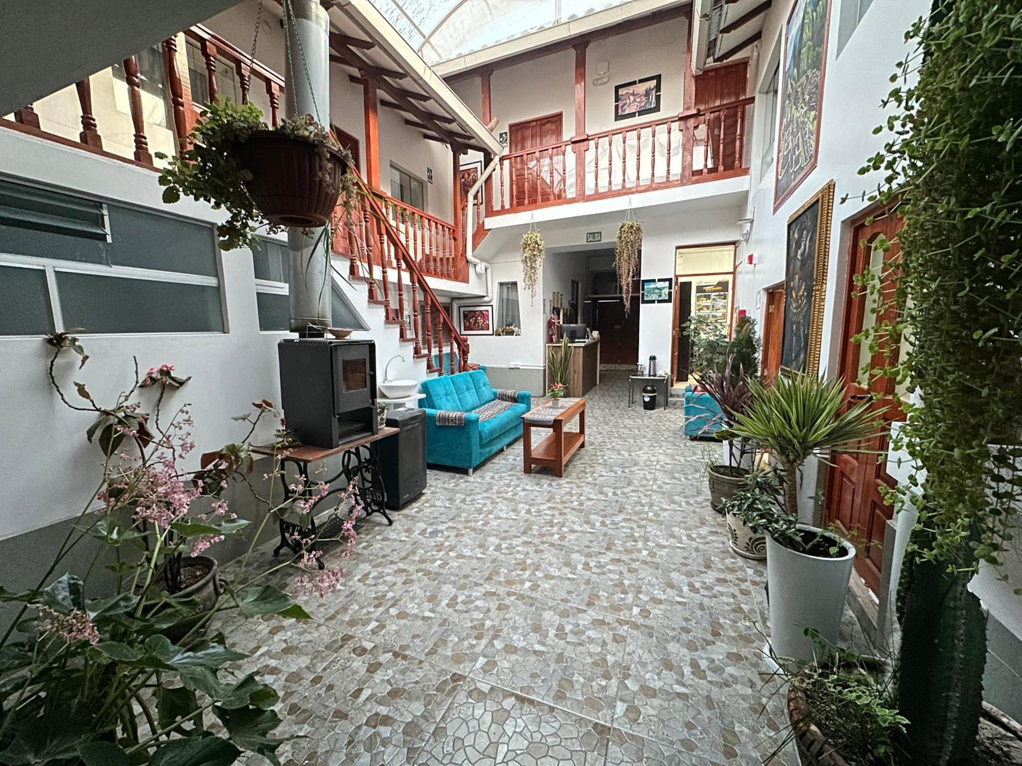 Casona Libertrek Inn クスコ エクステリア 写真