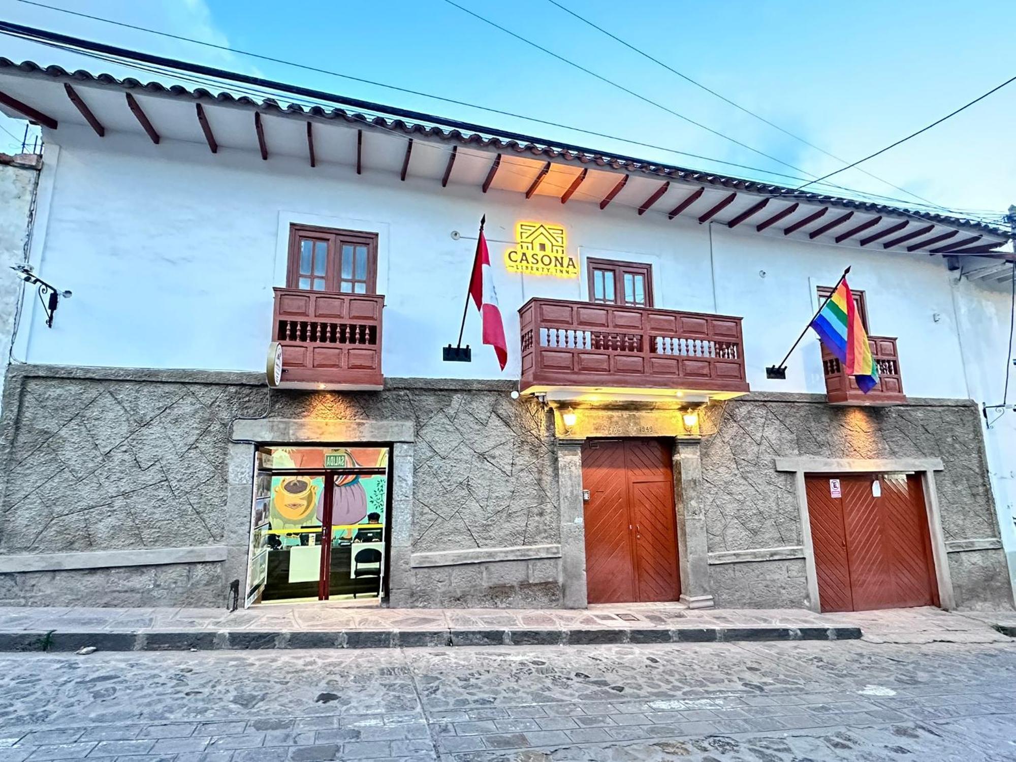 Casona Libertrek Inn クスコ エクステリア 写真