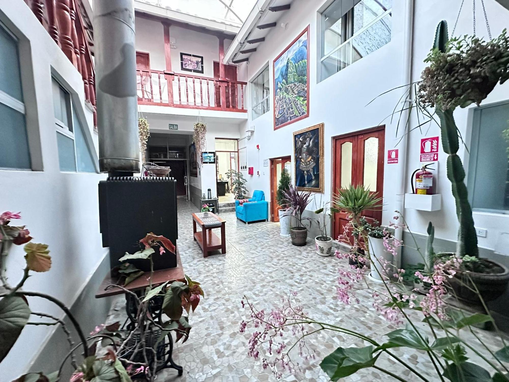 Casona Libertrek Inn クスコ エクステリア 写真